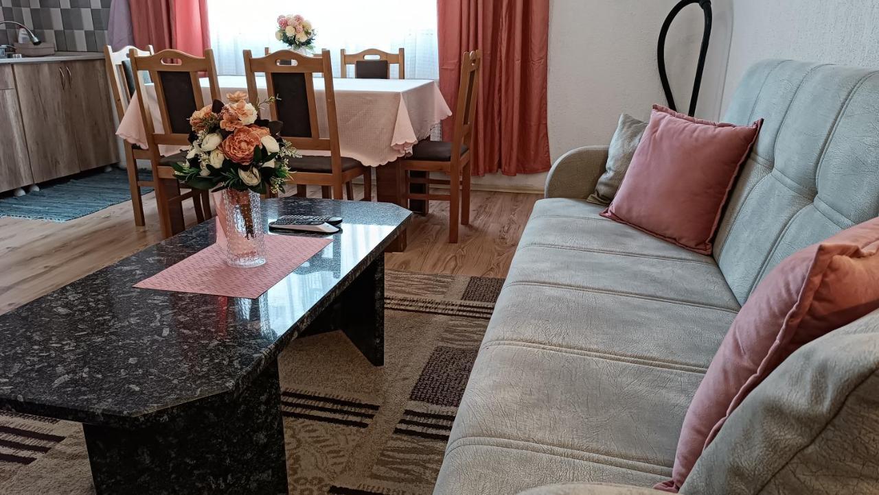 City Park Apartments Pristina Esterno foto