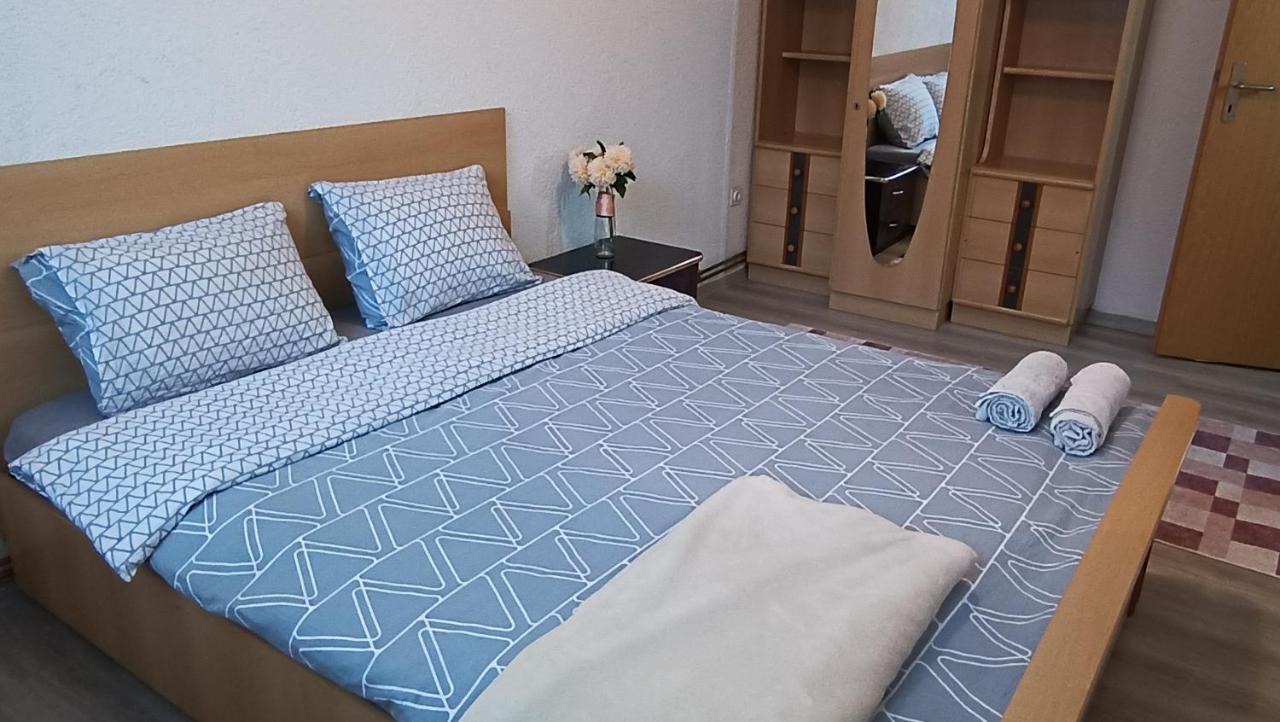 City Park Apartments Pristina Esterno foto
